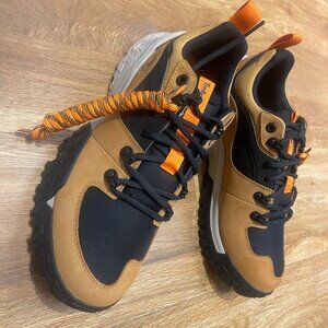 TIMBERLAND MEN'S MOTION SCRAMBLE LOW LC WATERPROOF HK WHEAT NUBUCK A6A14